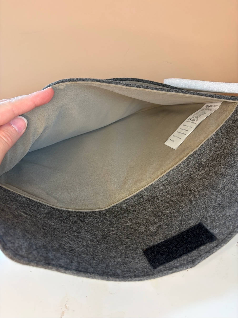 Amazon Basics Laptop Case - Picture 4 of 7